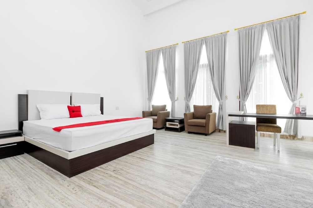 RedDoorz Premium @ Gandaria Jagakarsa 8/35