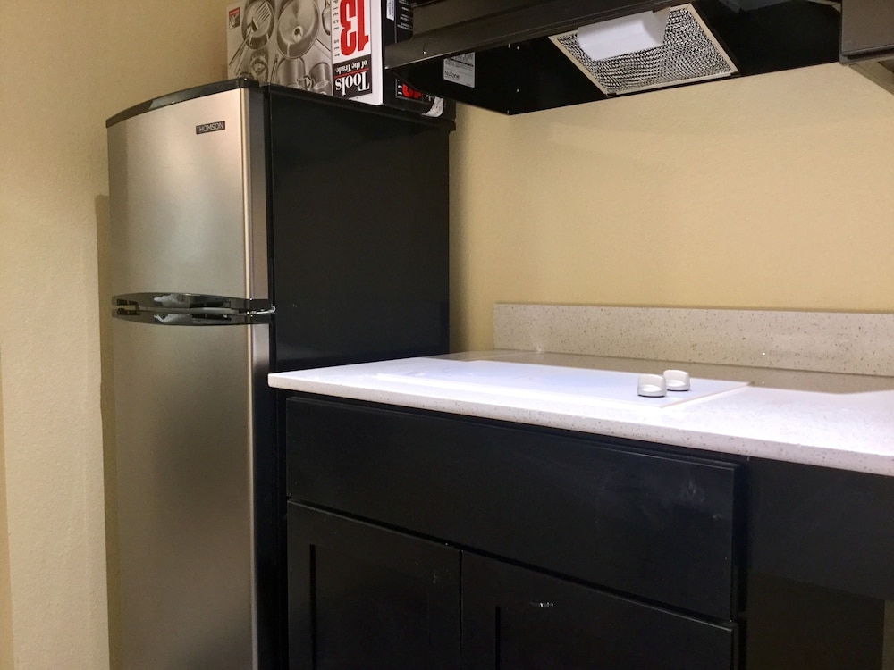 Days Inn By Wyndham Freeport 5/34
