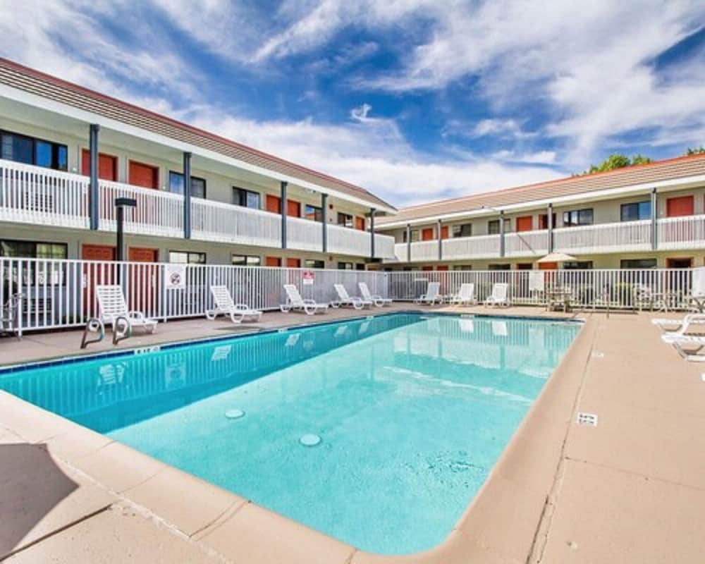 Econo Lodge Flagstaff East I-40 39/53