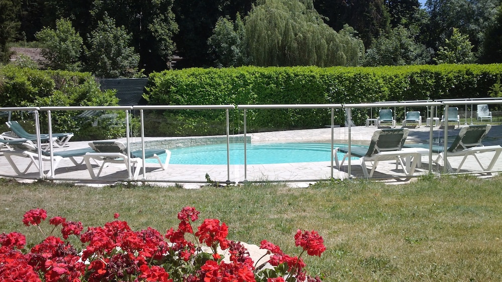 CHATEAU D AYRES 62/72