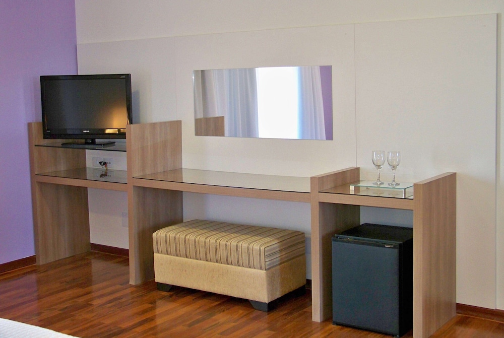 Ramada by Wyndham Furnaspark 36/48