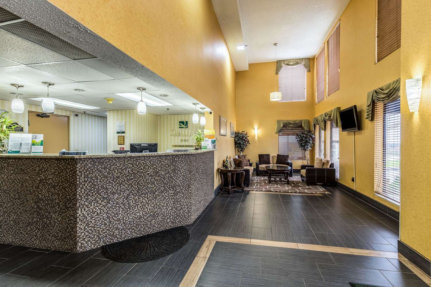 Quality Inn Rolla MO 7/49