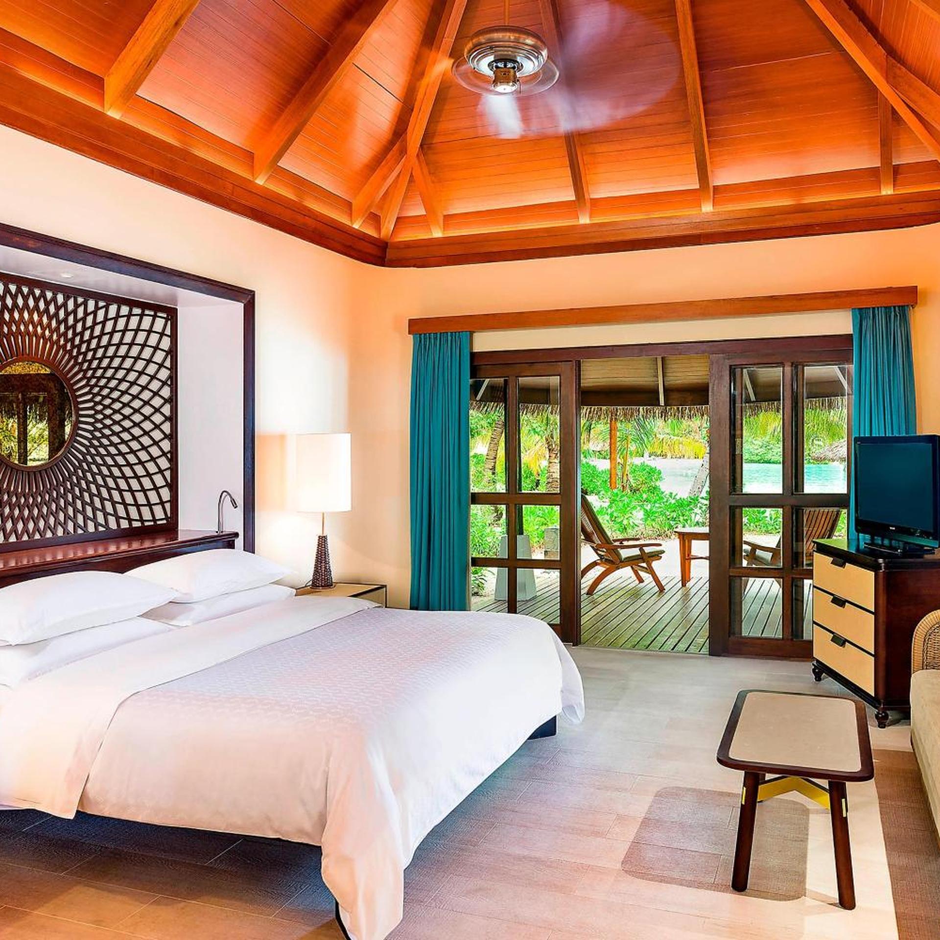 Cottage, King Bed, Island View