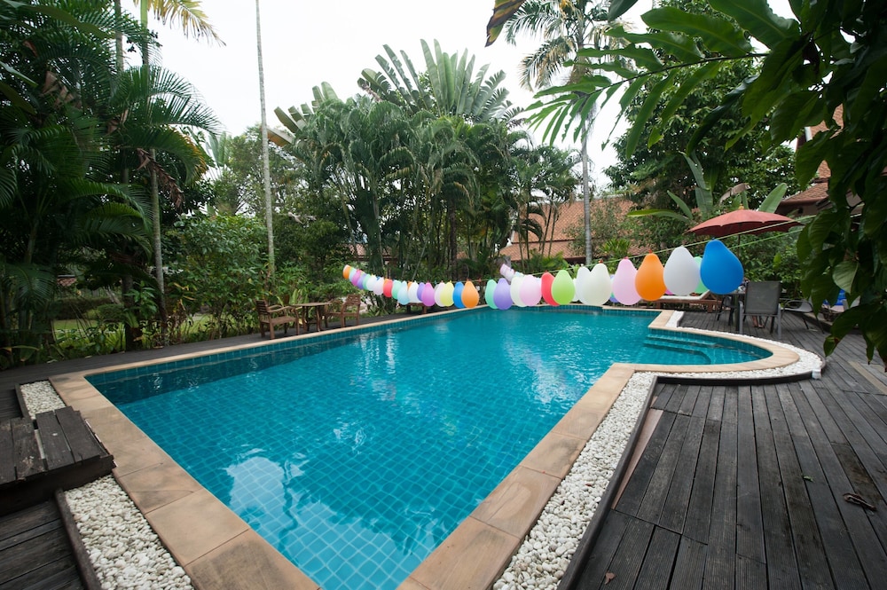 RUEN ARIYA RESORT 72/76