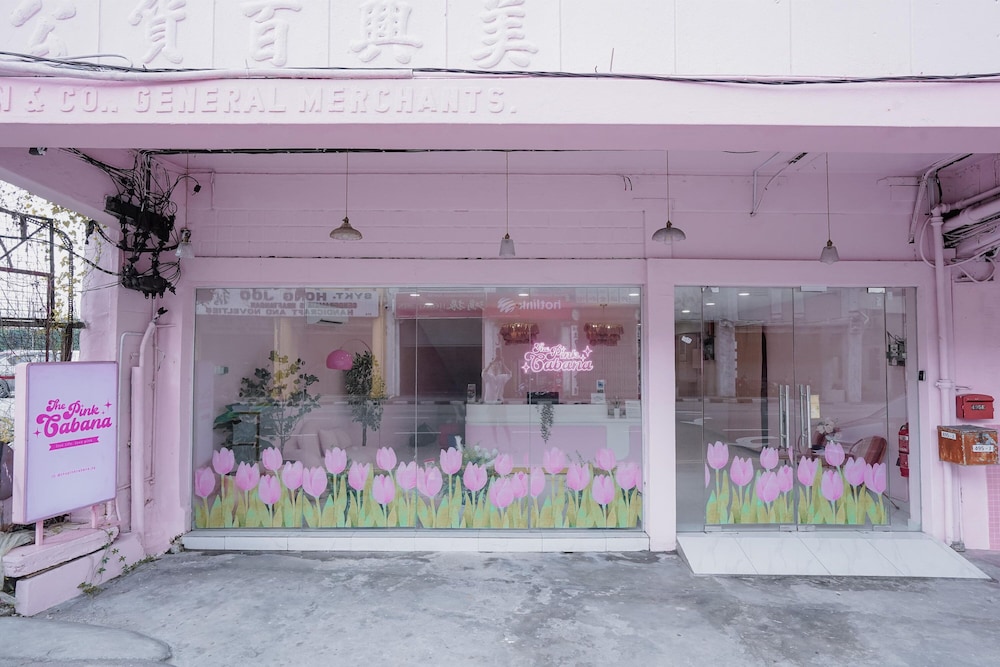 Pink Cabana Hotel 3/78