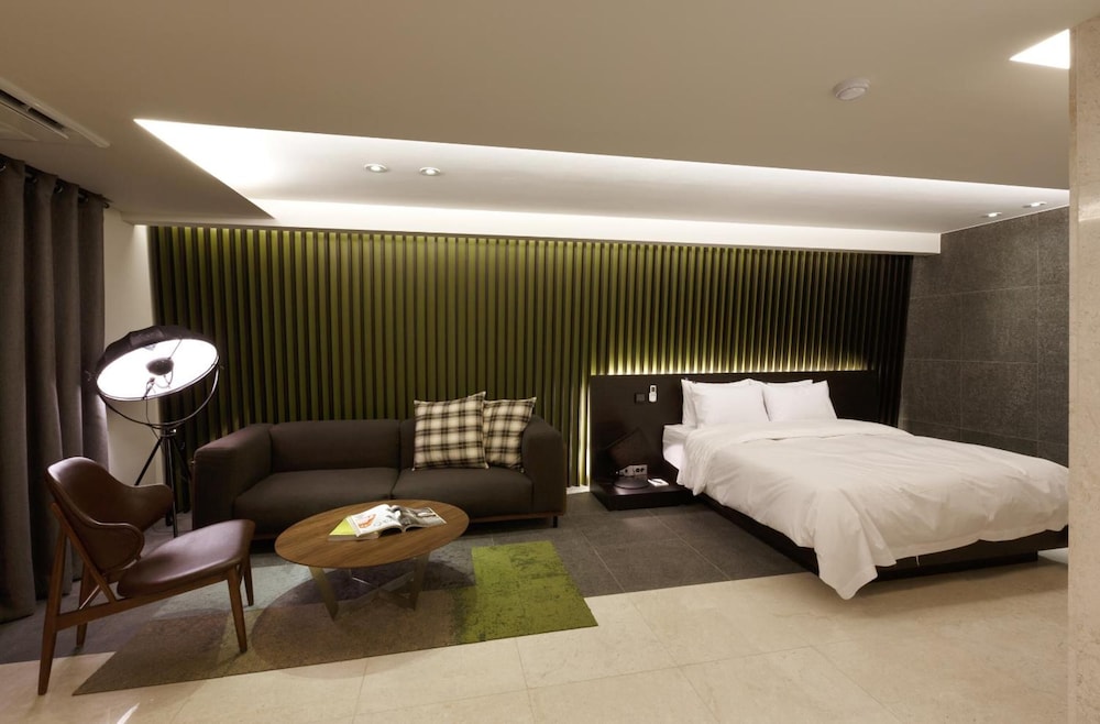 H Hotel Seocho 18/39