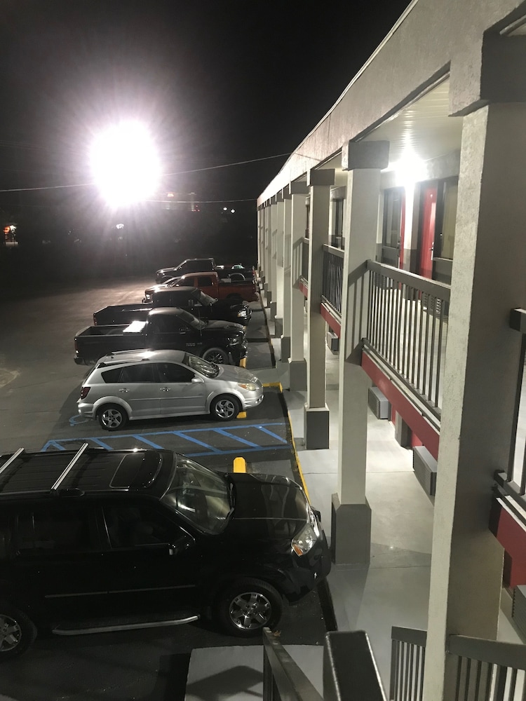 Americas Best Value Inn Ft Jackson 16/32