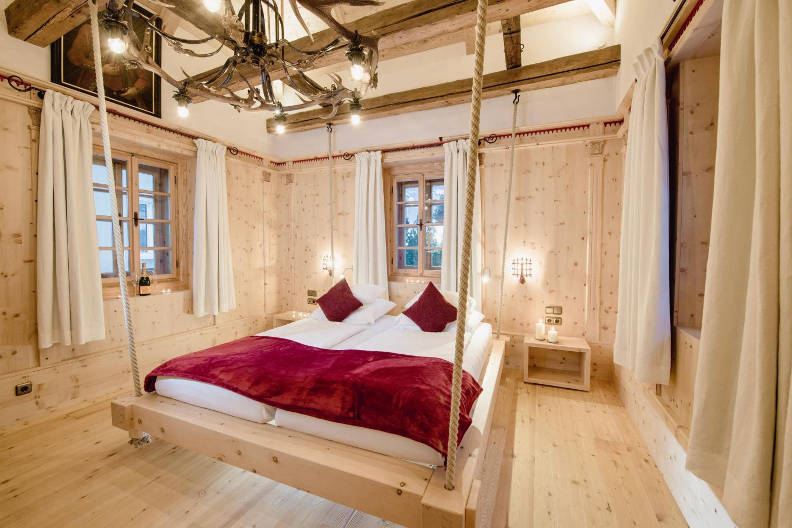 Tower, Suite