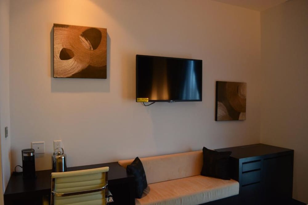 The One Boutique Hotel 45/65