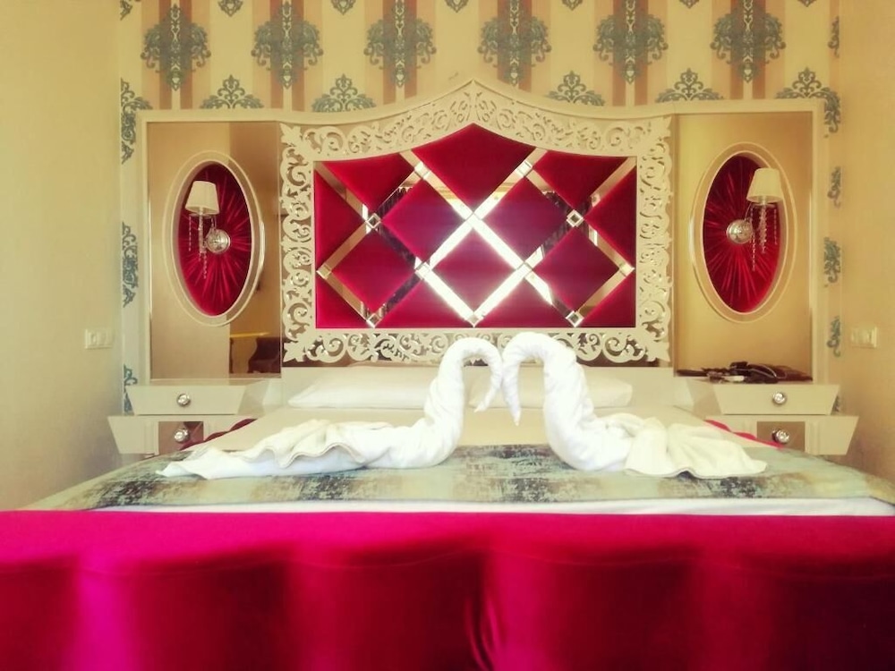 By Historial Hotel Due 21/35