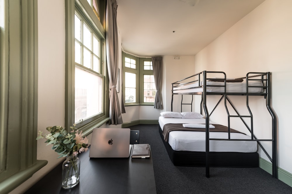 Sydney Central Hostel 30/37