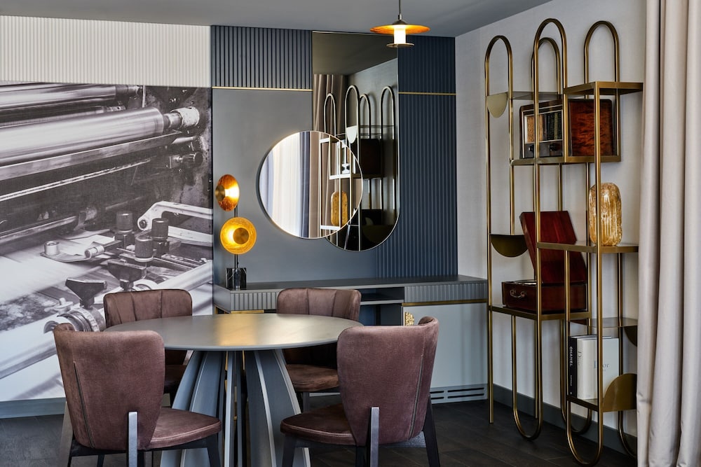 Garamond, a Tribute Portfolio Hotel 19/24
