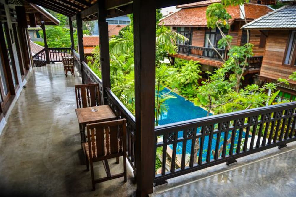Hongkhao Village 82/100