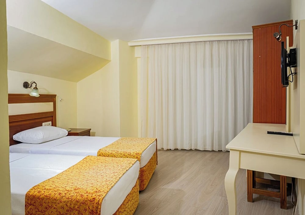 Valeri Beach Hotel 11/50