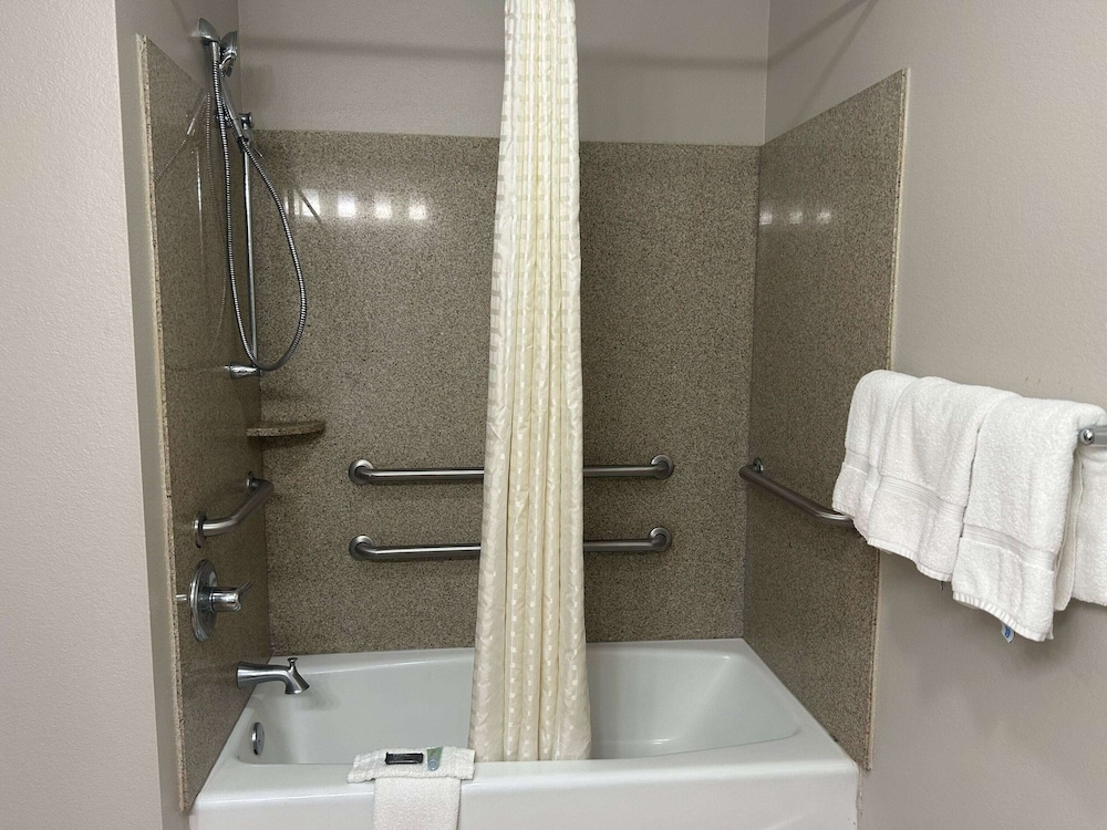 Days Inn by Wyndham Baton Rouge/I-10 51/56