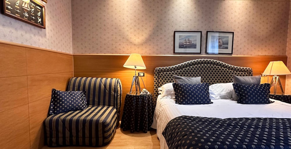 Lungomare Hotel 38/50