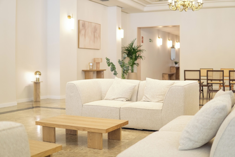 Hotel Checkin Valencia Ciscar 33/64