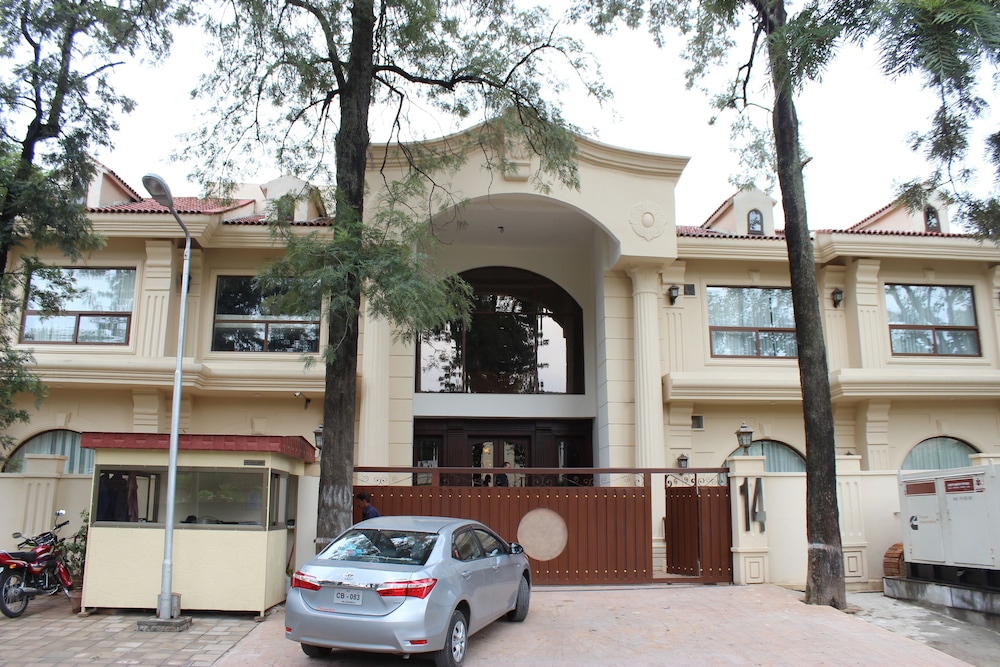 S Chalet Islamabad 49/60