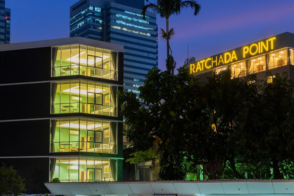 Ratchada Point Hotel 3/57