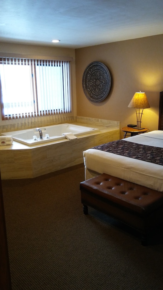 Lodge at Leathem Smith 27/61