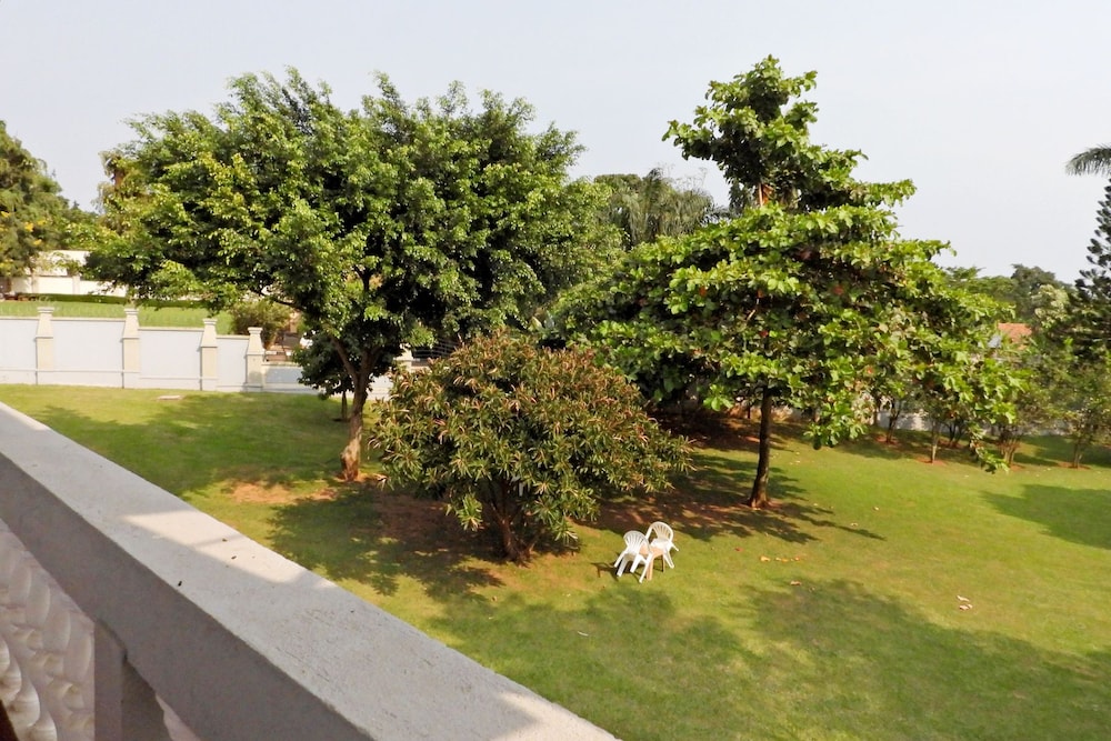 Skyway Hotel Entebbe 35/45