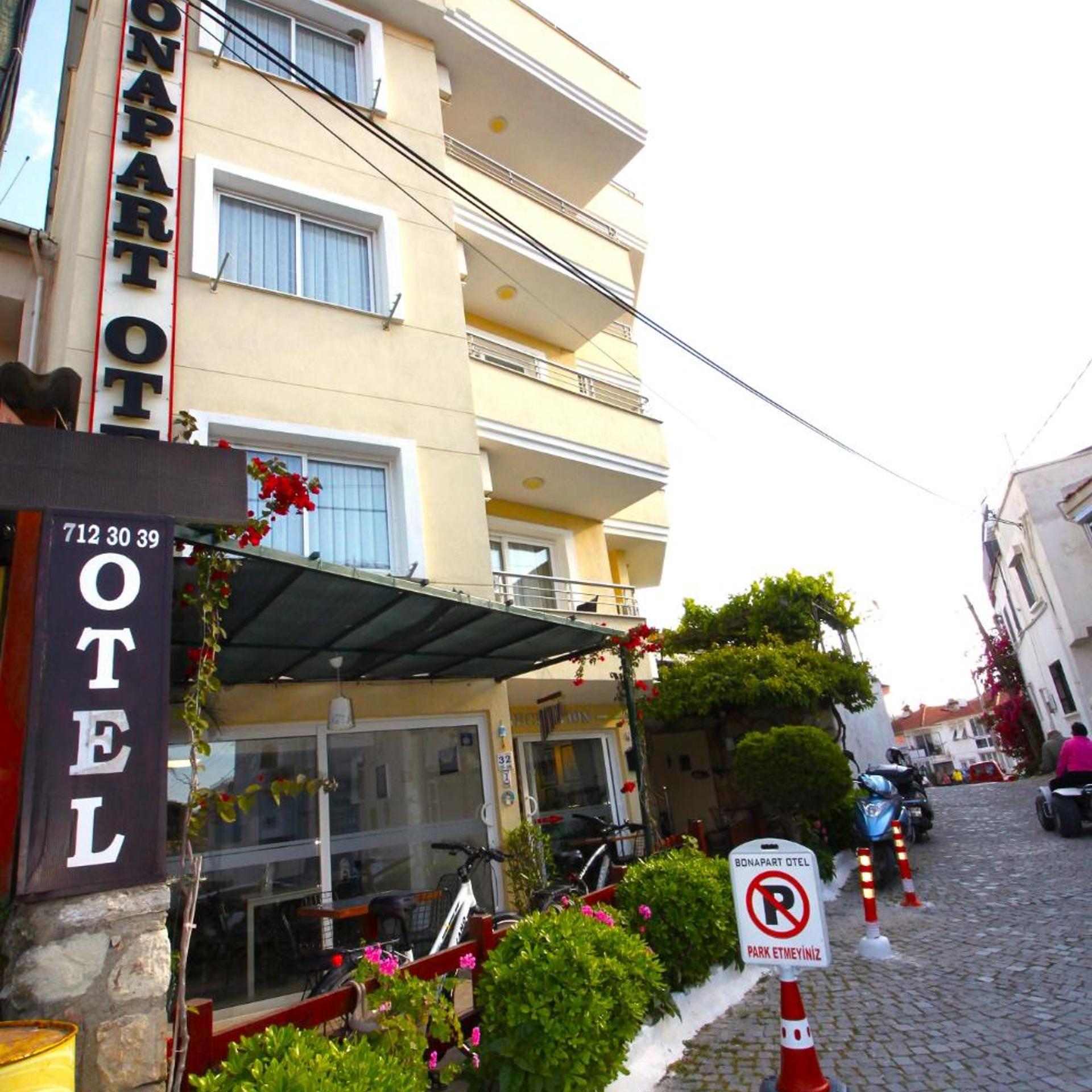 Bonapart Hotel 38/47