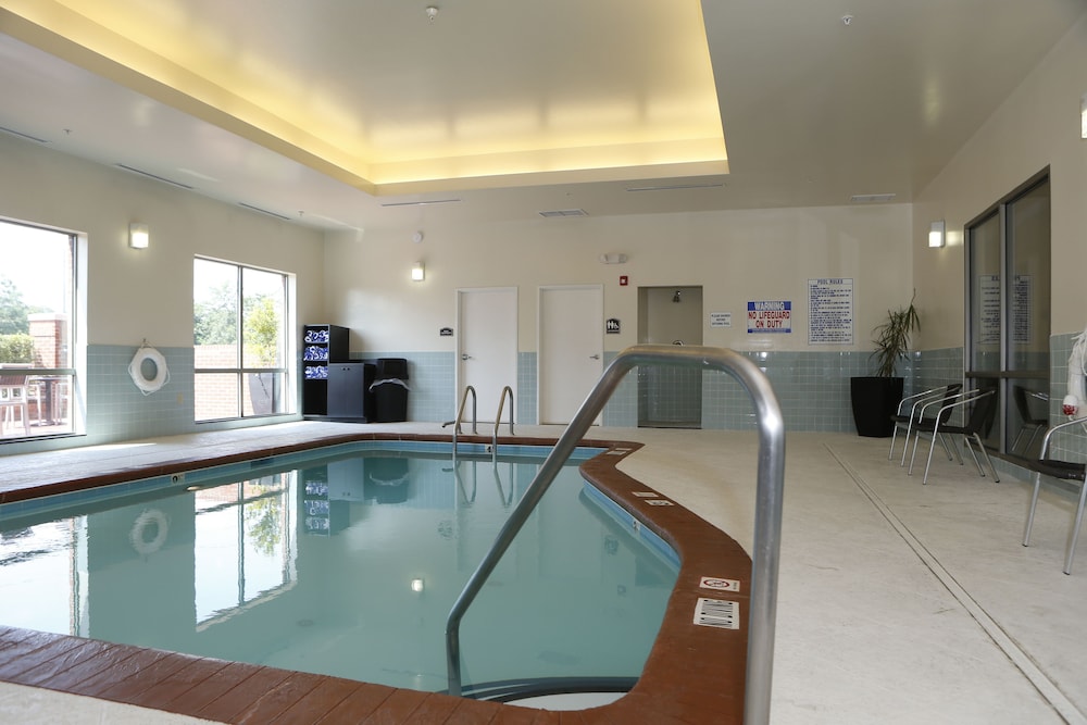 Holiday Inn Express Leland - Wilmington Area 43/71