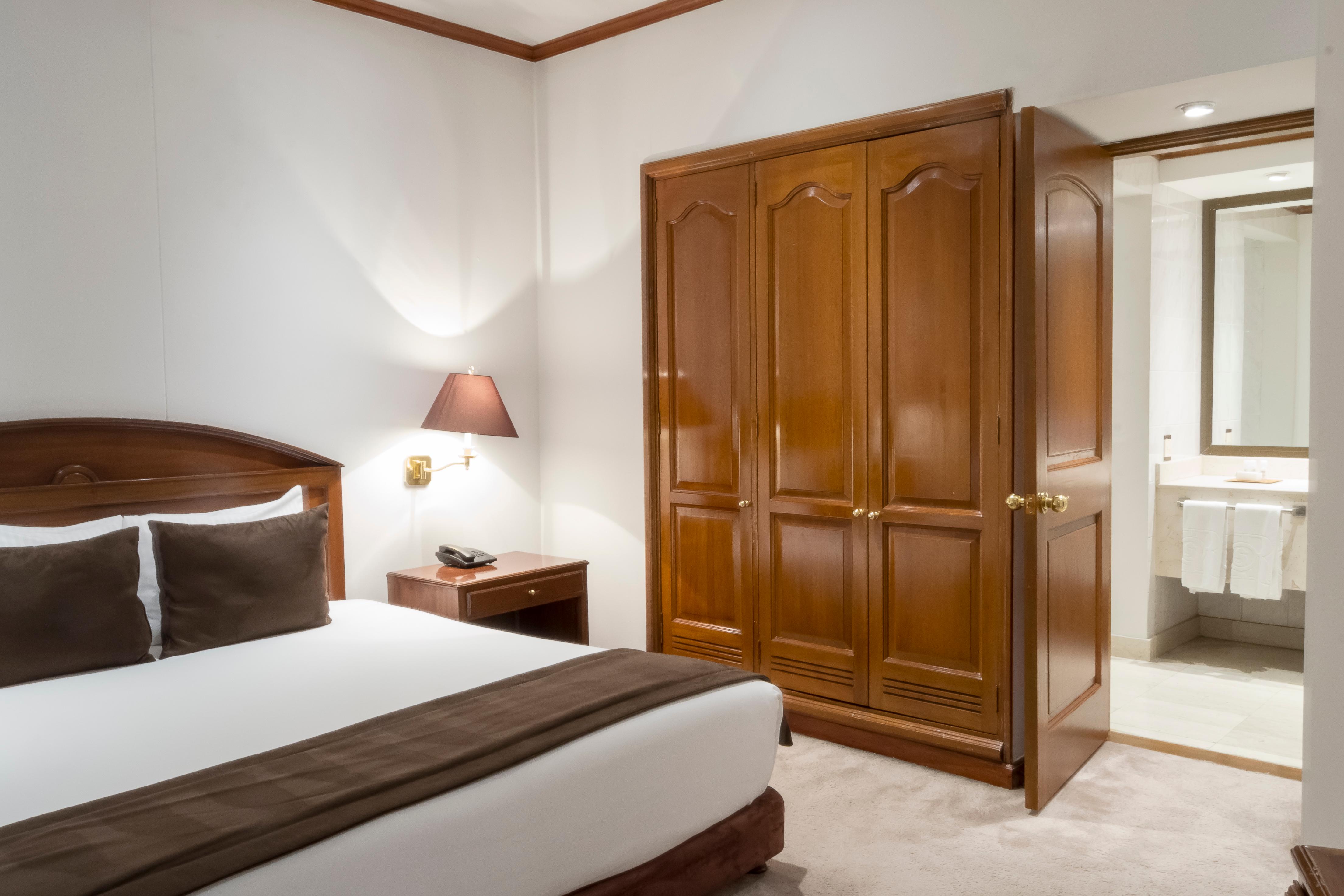 Executive, Suite, Street View