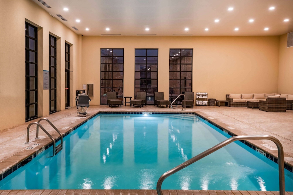La Quinta Inn Suites By Wyndham Memphis Wolfchase 5/63