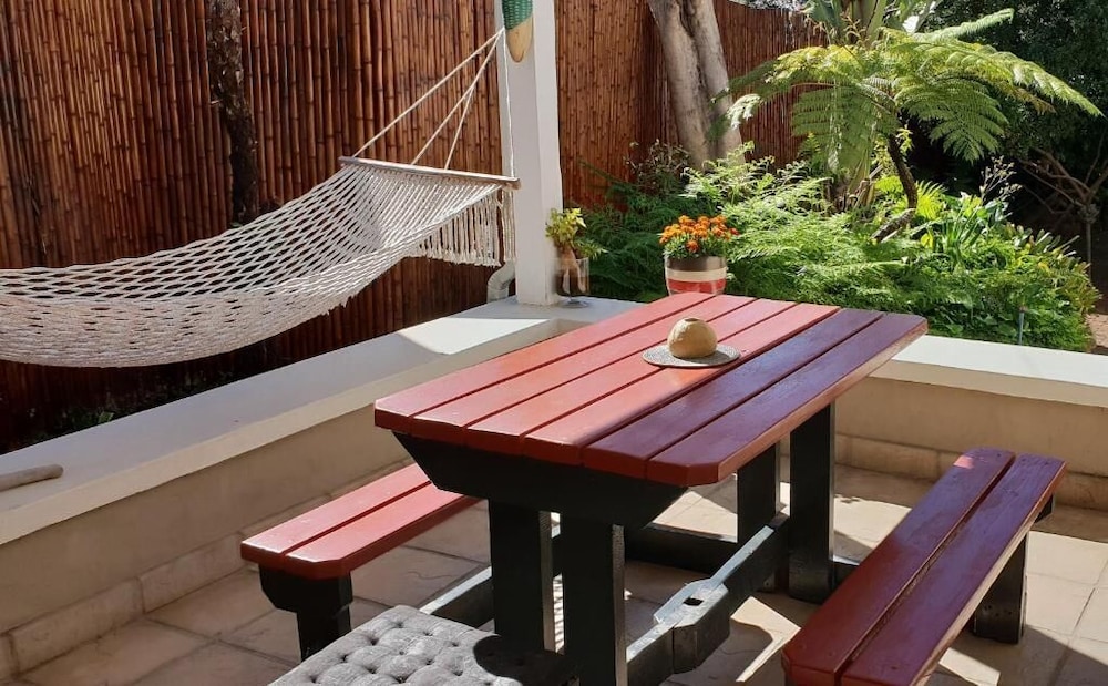 African Breeze Guesthouse 30/50