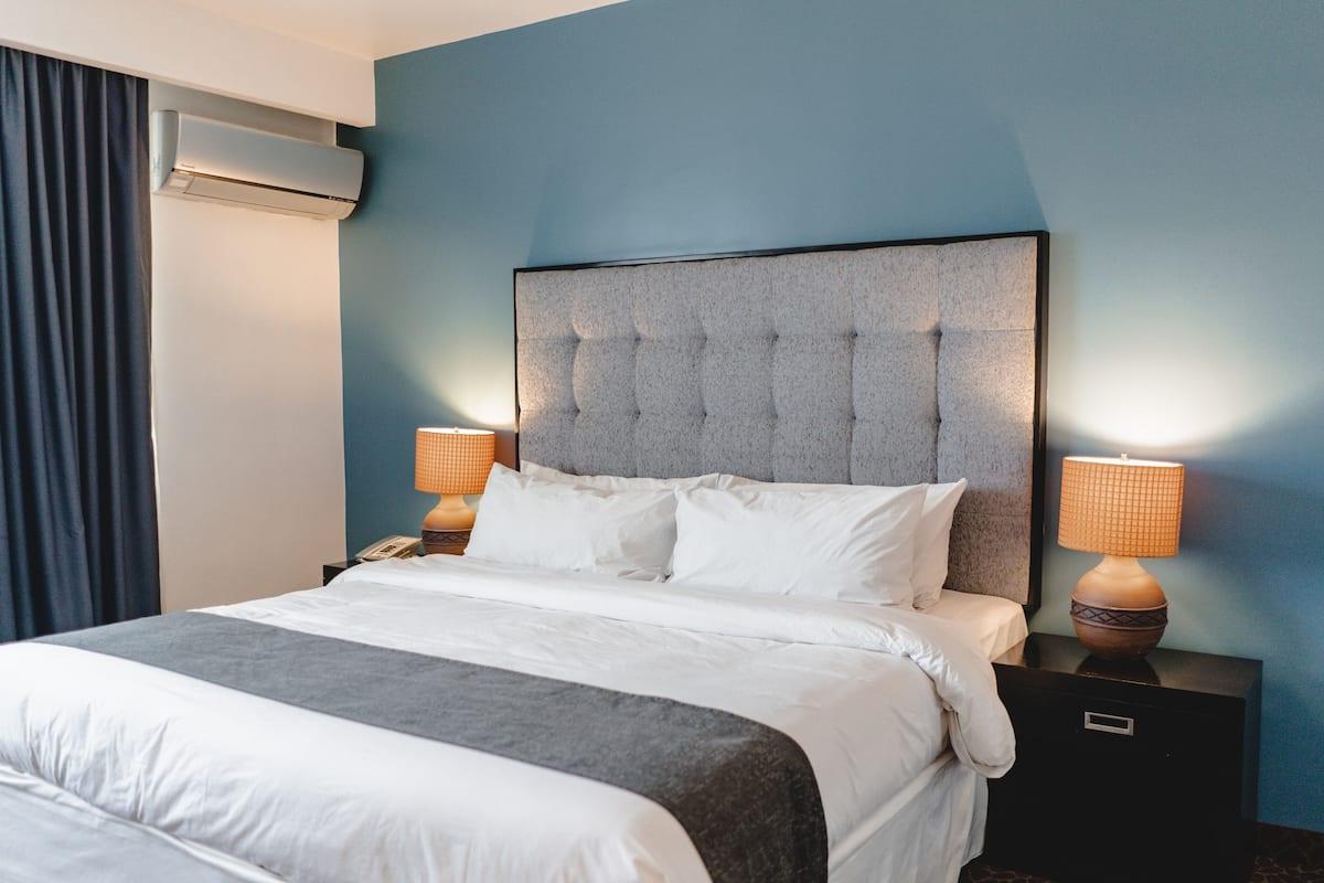 2 Bedrooms, Apartment