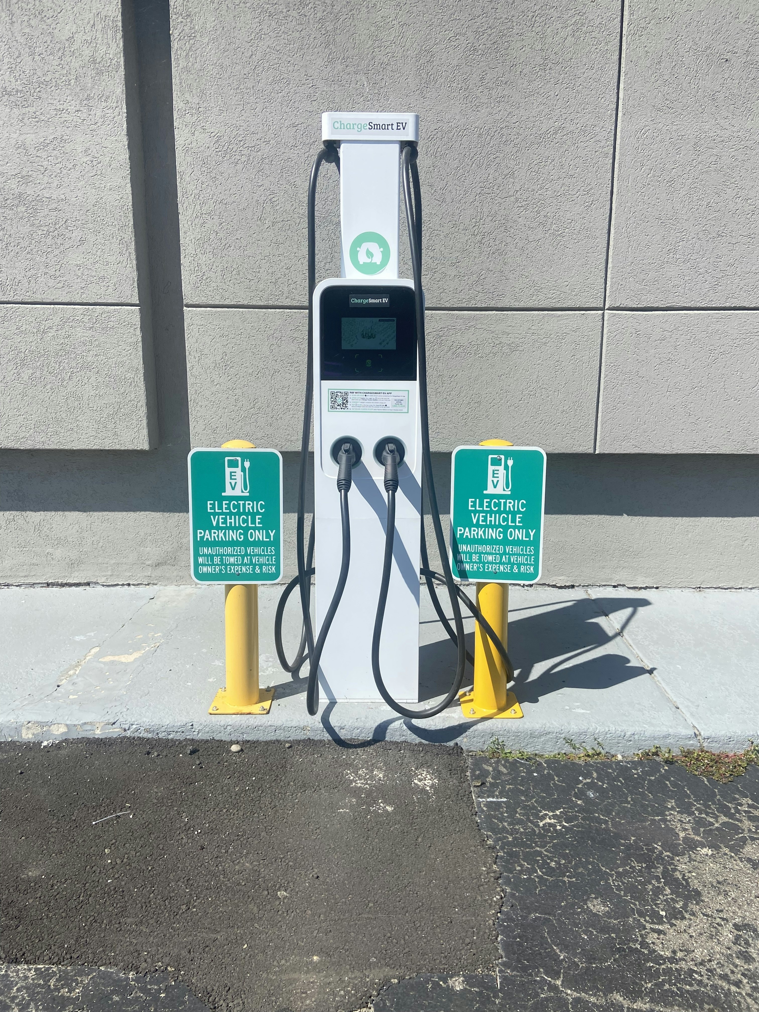 HomeTowne Studios by Red Roof Painted Post 15/28