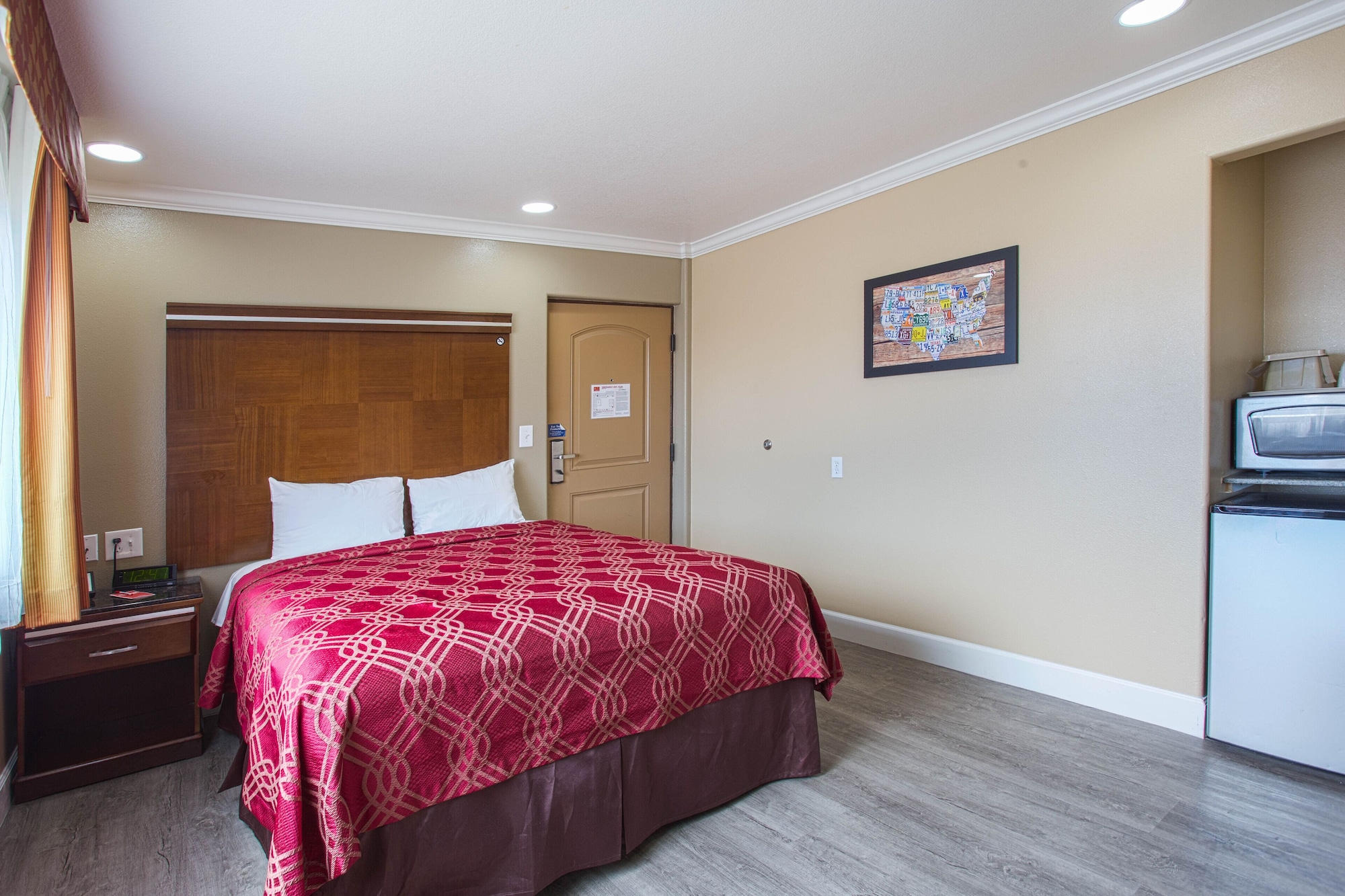 2 Queen Beds Suite, Non-Smoking, Micfridge