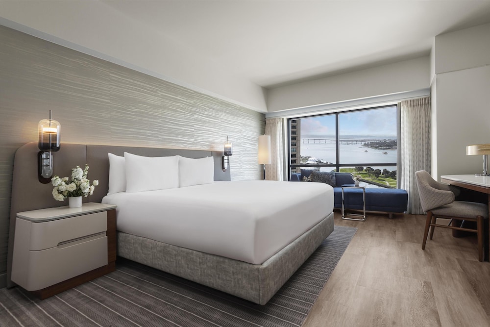 Deluxe, King Bed, Bay View
