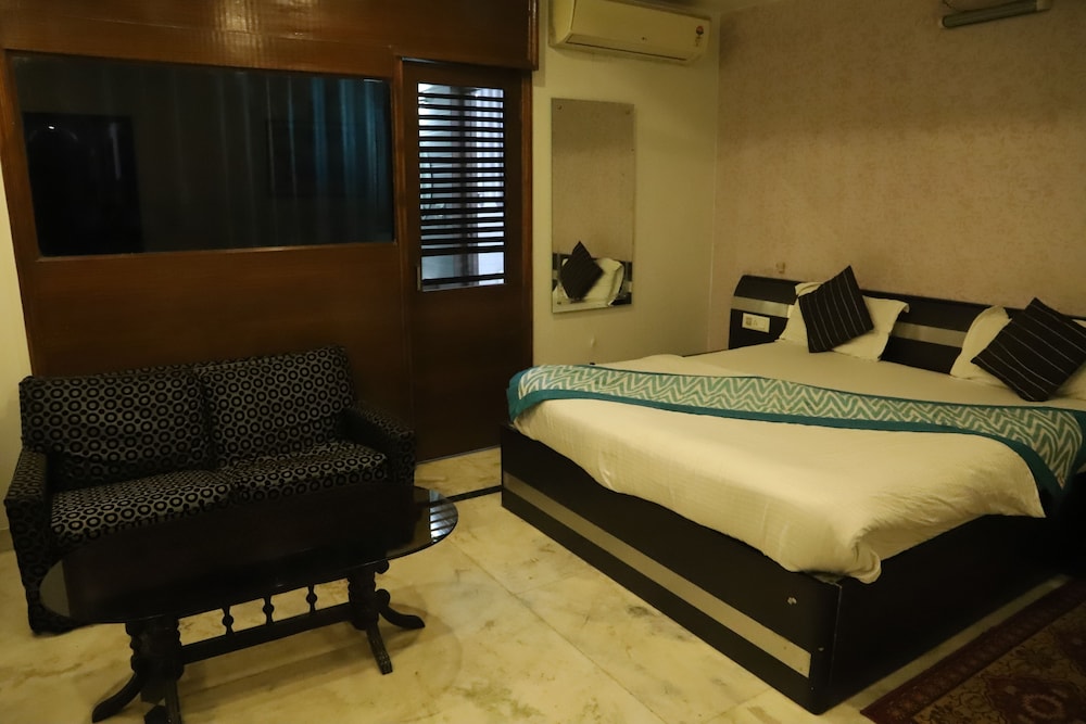 Airport Hotel Golden Jindal 13/26