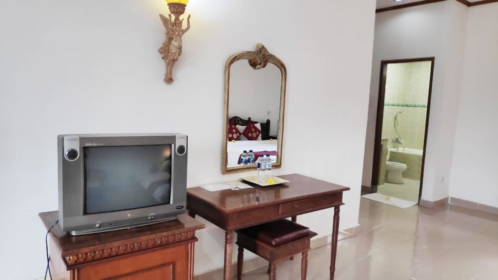 Puri Saron Madangan Hotel 7/50