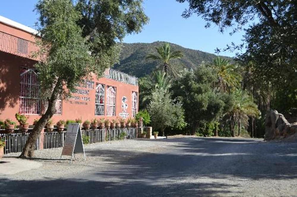 Hotel Restaurant Tifrit 8/24