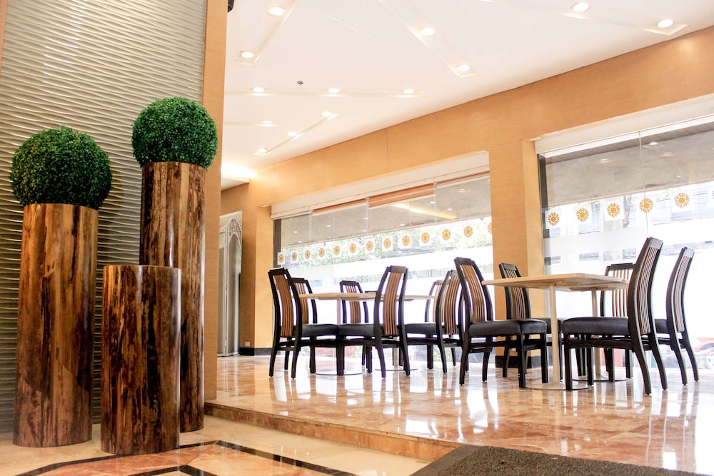 Palm Hotel Manila 35/38