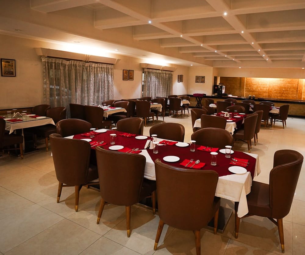 GRAND HOTEL 28/40