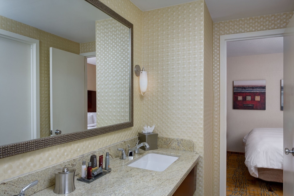 MARRIOTT COPLEY PLACE 6/53