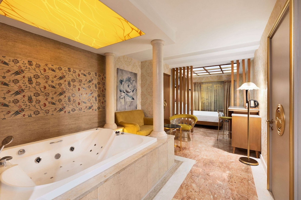 Wyndham Istanbul Old City 50/50