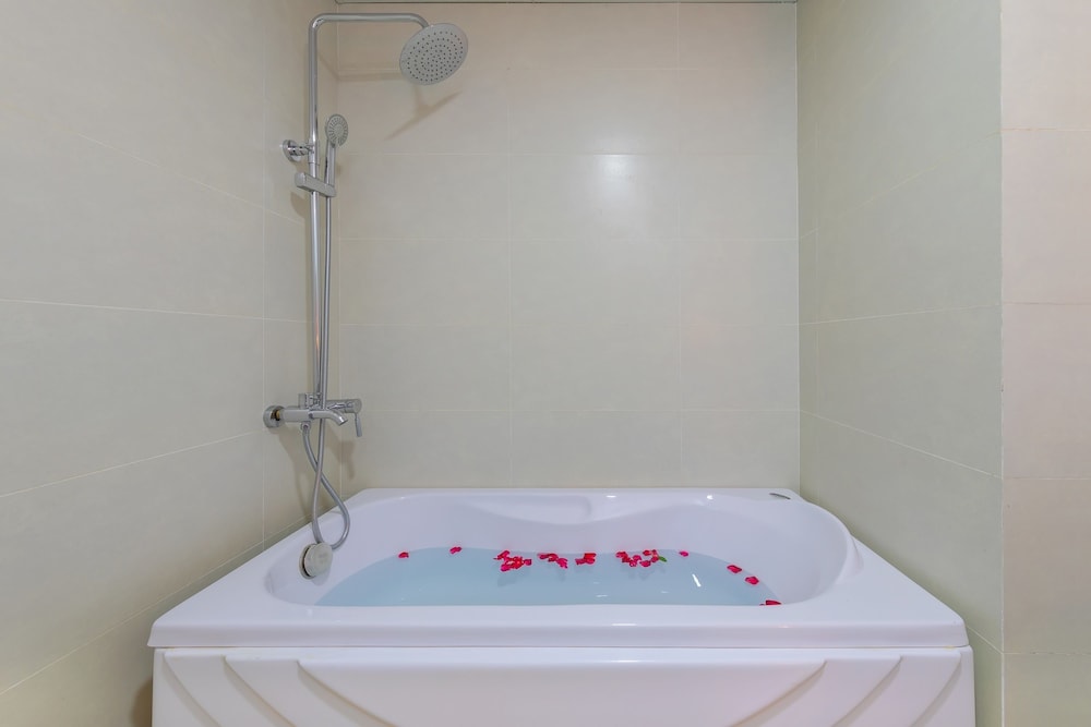 Granda Hanoi Hotel & Apartment 49/50