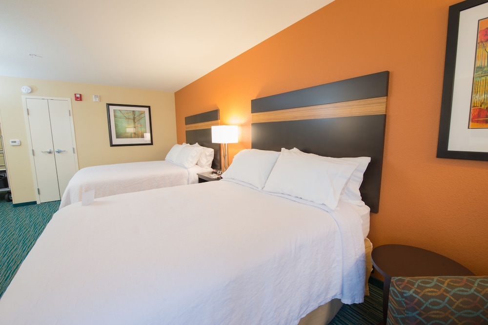Holiday Inn Bismarck 14/70
