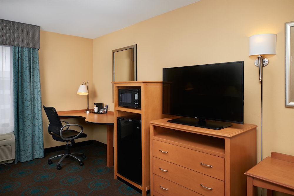 Hampton Inn & Suites Canton 44/54