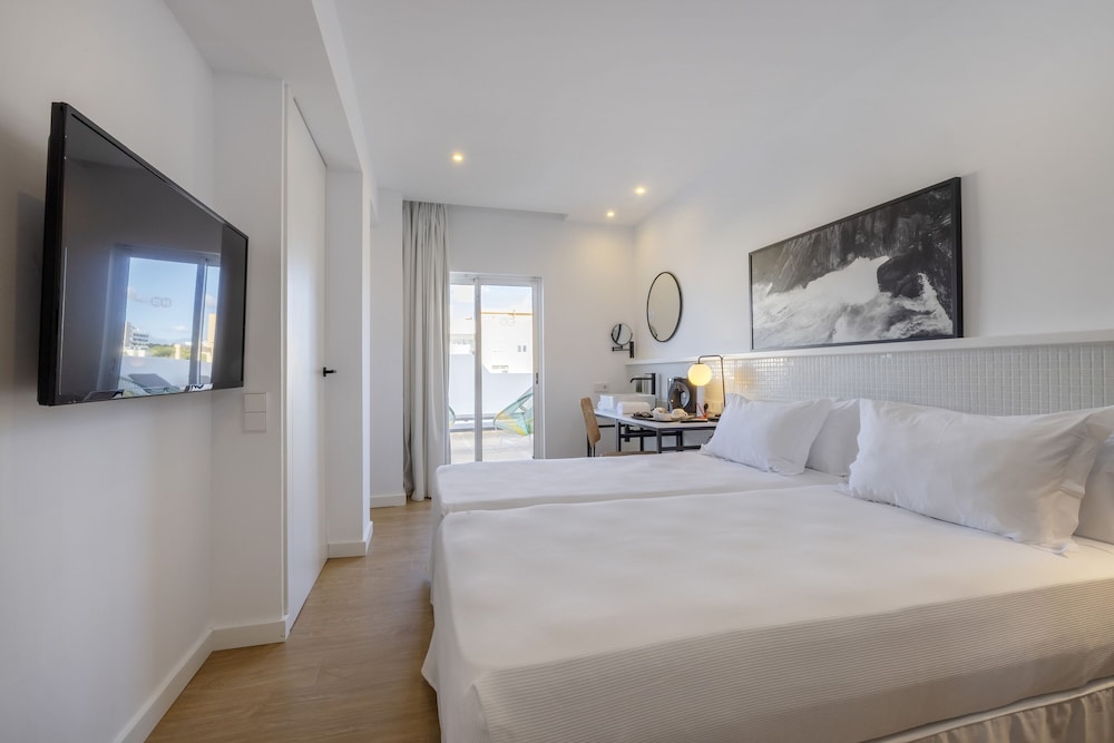 PREMIUM, DOUBLE BED, TERRACE