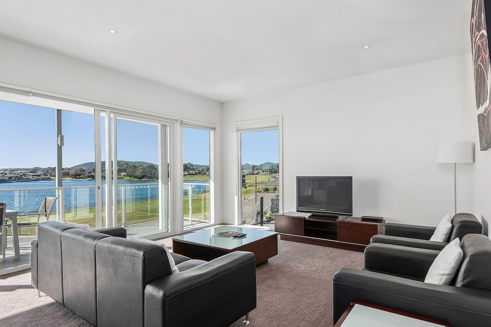 York Cove Hotel 34/59