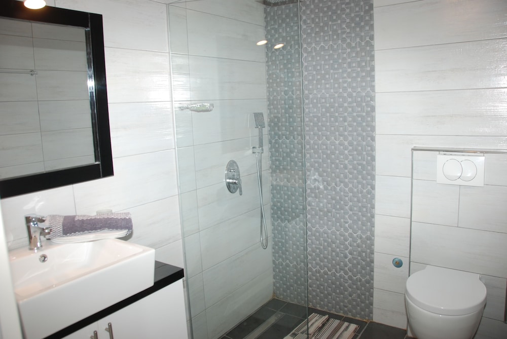 Hotel Saranda 19/79