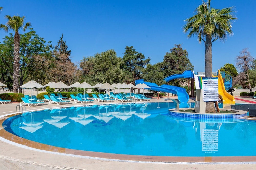The Holiday Resort 45/54