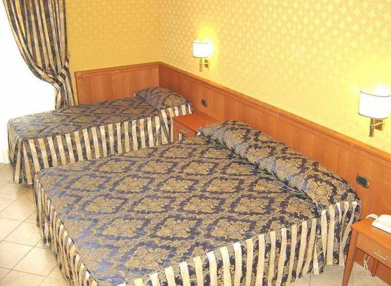 Hotel Mariano 2/18