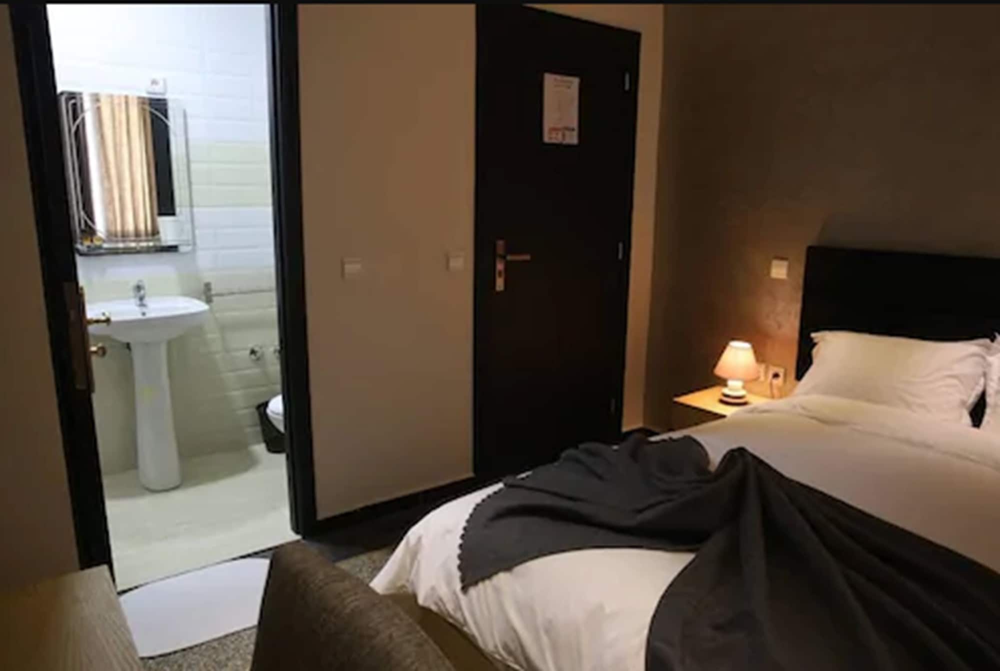 غرفة مفردة بسرير مزدوج، Hotel Point du Jour 2/3